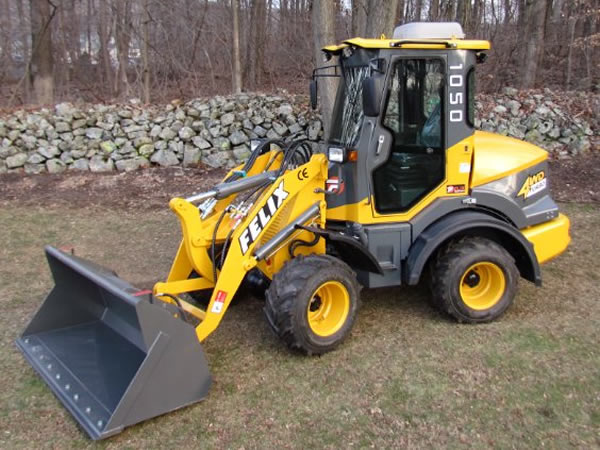 Wheel Loader 1050 with optional rooftop air conditioner